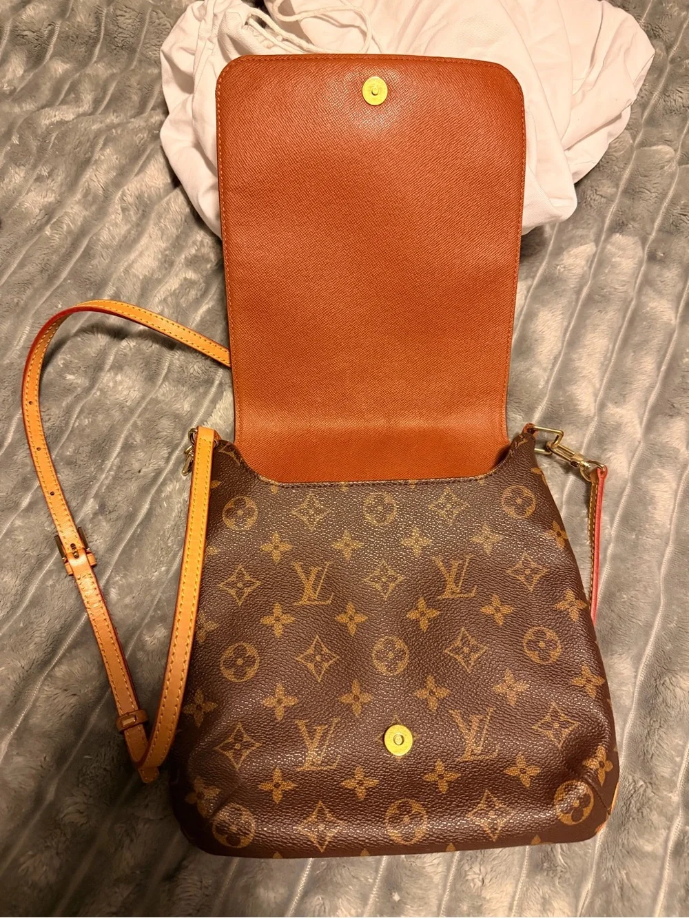 Louis Vuitton Monogram Canvas Crossbody in Brown & Tan - Picture 2 of 6
